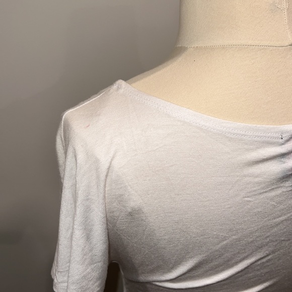 2b Bebe top in white, size medium - Picture 4 of 7